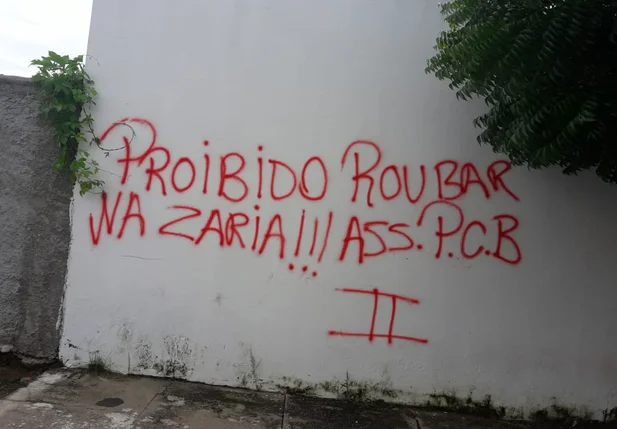 Pichação feita no Fórum do município