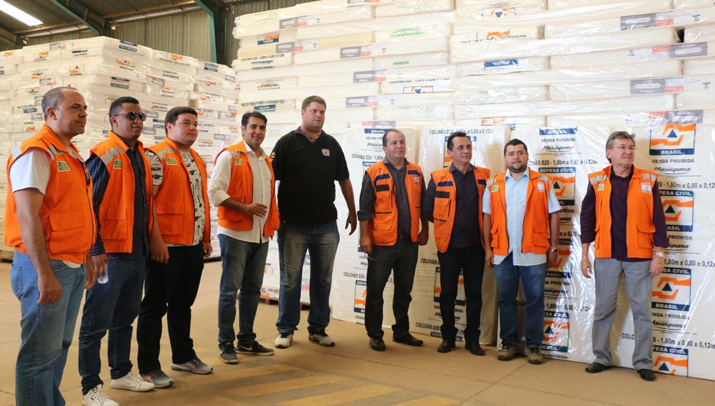 Equipes da Defesa Civil Piauí e Brasil