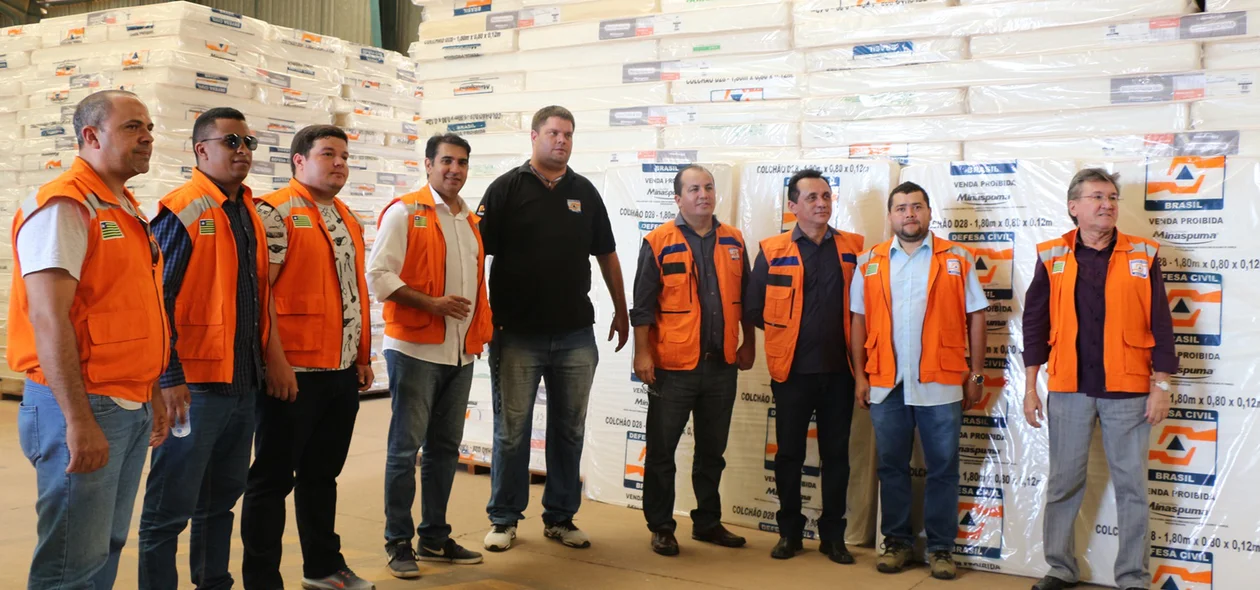Equipes da Defesa Civil Piauí e Brasil
