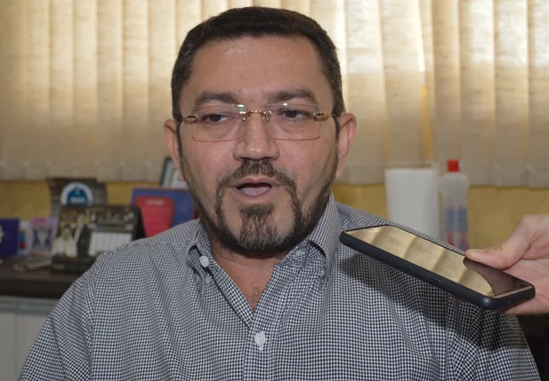 Prefeito Padre Walmir atrasa repasses do PicosPrev