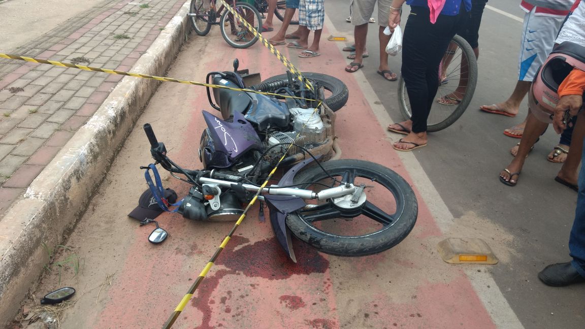 Motocicleta em que a vítima estava