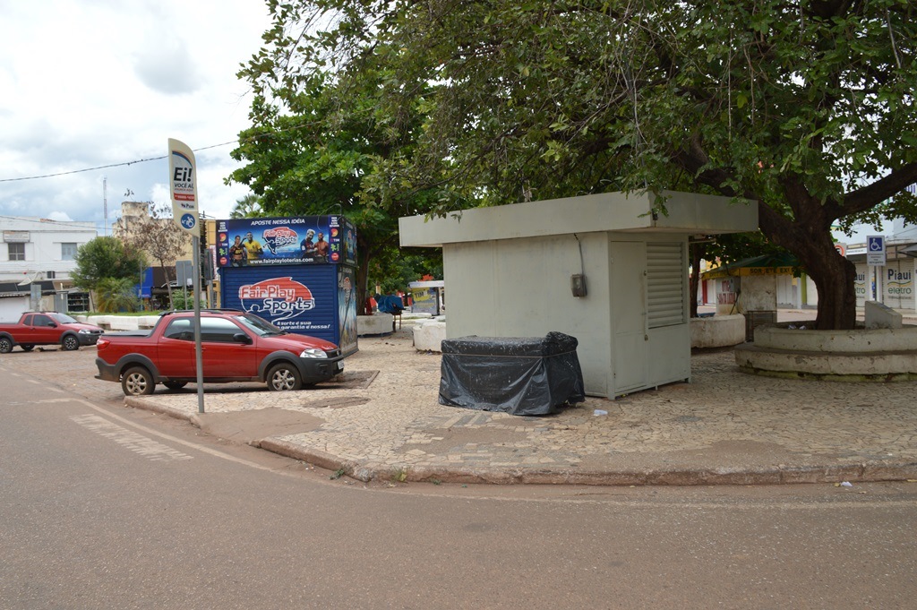 Prazo para retirada de trailers da praça Félix Pacheco acaba hoje