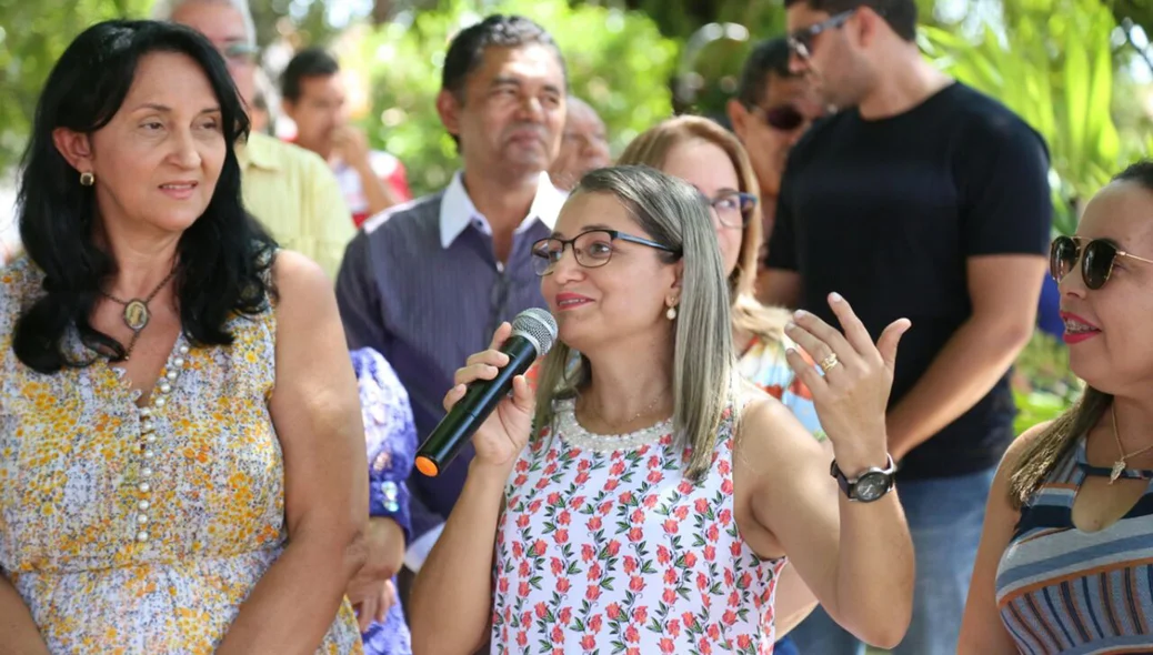 Prefeita Vilma Amorim entrega inaugura centro 