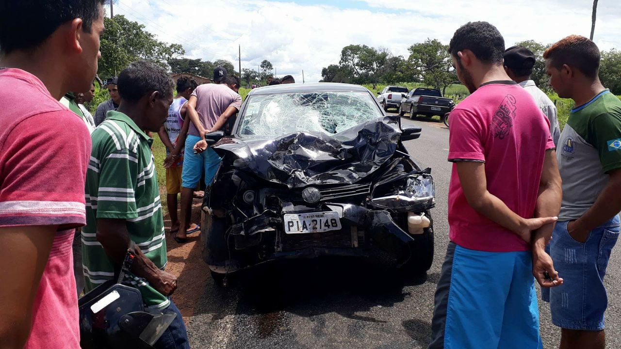 Carro após acidente na PI-112