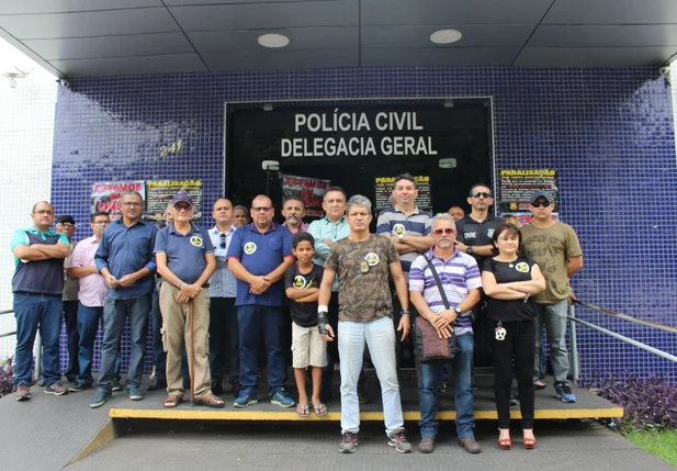 Sinpolpi realiza ato em frente a Delegacia Geral da Polícia Civil