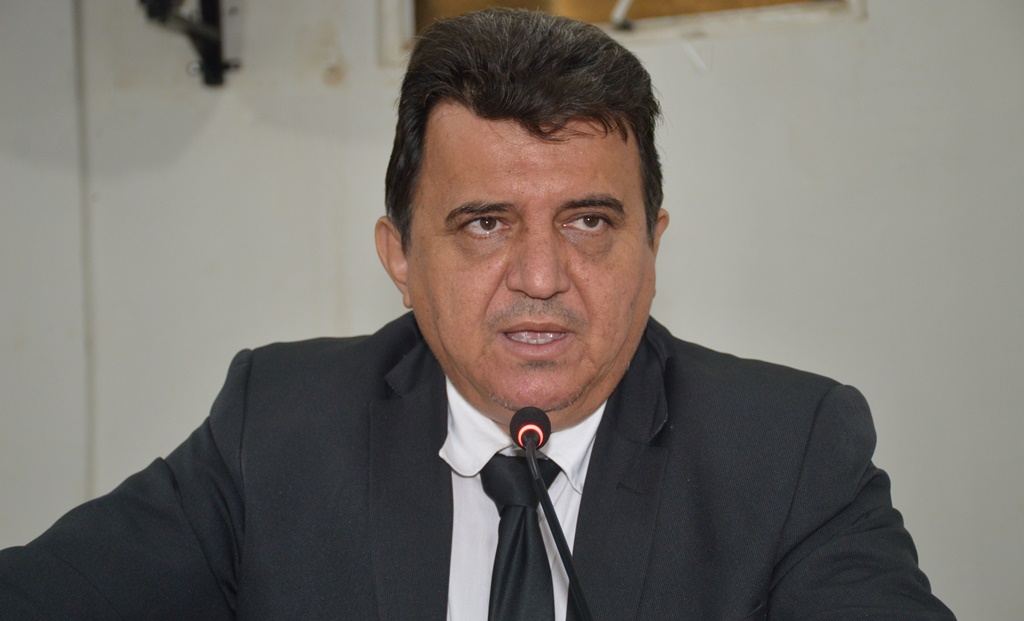 Evandro Paturi chama Júlio Arcoverde de Leviano