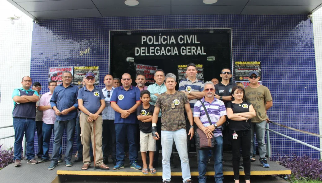 Manifestação na Delegacia Geral da Polícia Civil do Piauí