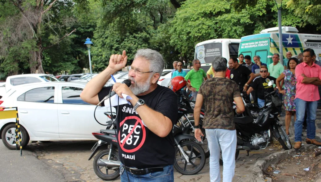 Sinpolpi mantém greve dos agentes e escrivães