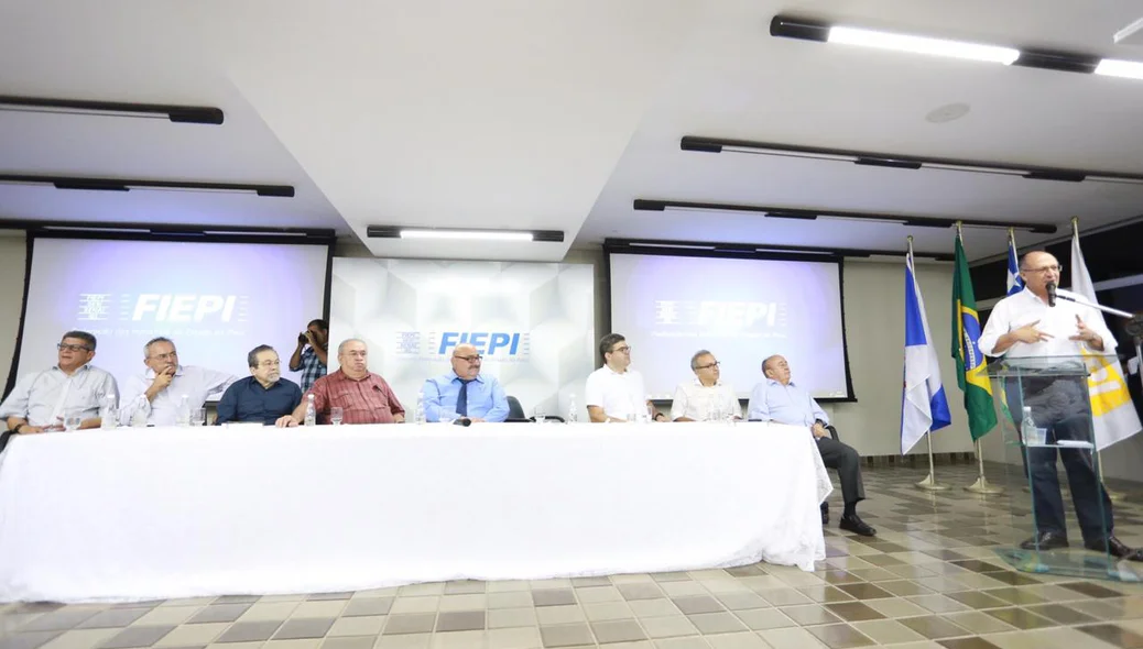 Geraldo Alckmin faz palestra na Fiepi