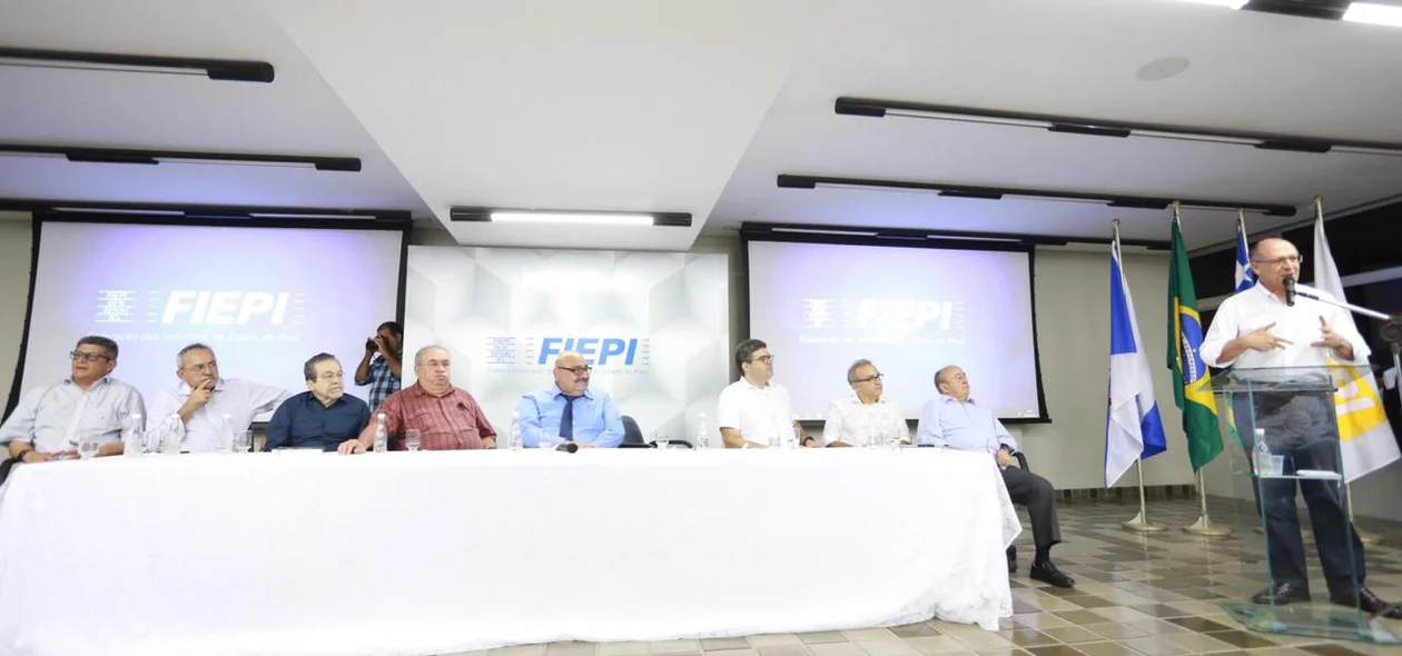 Geraldo Alckmin faz palestra na Fiepi
