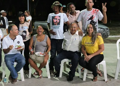 Moradores de rua ganham jantar no centro da Capital