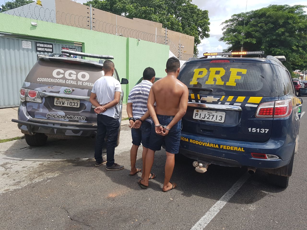 Homens são presos após atearem fogo na casa de um PRF 