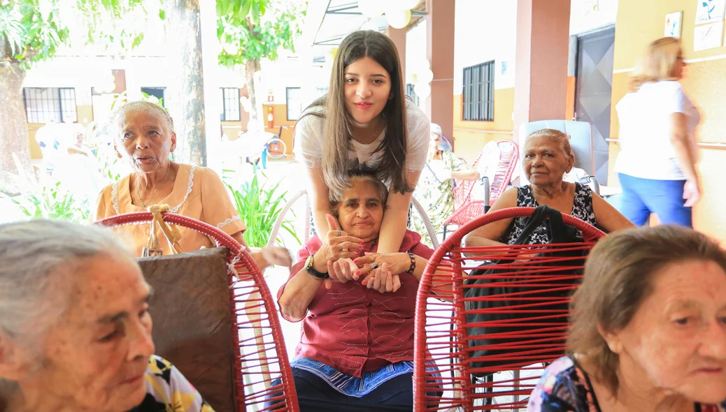 Júlia realizou seu aniversário no abrigo São Lucas 