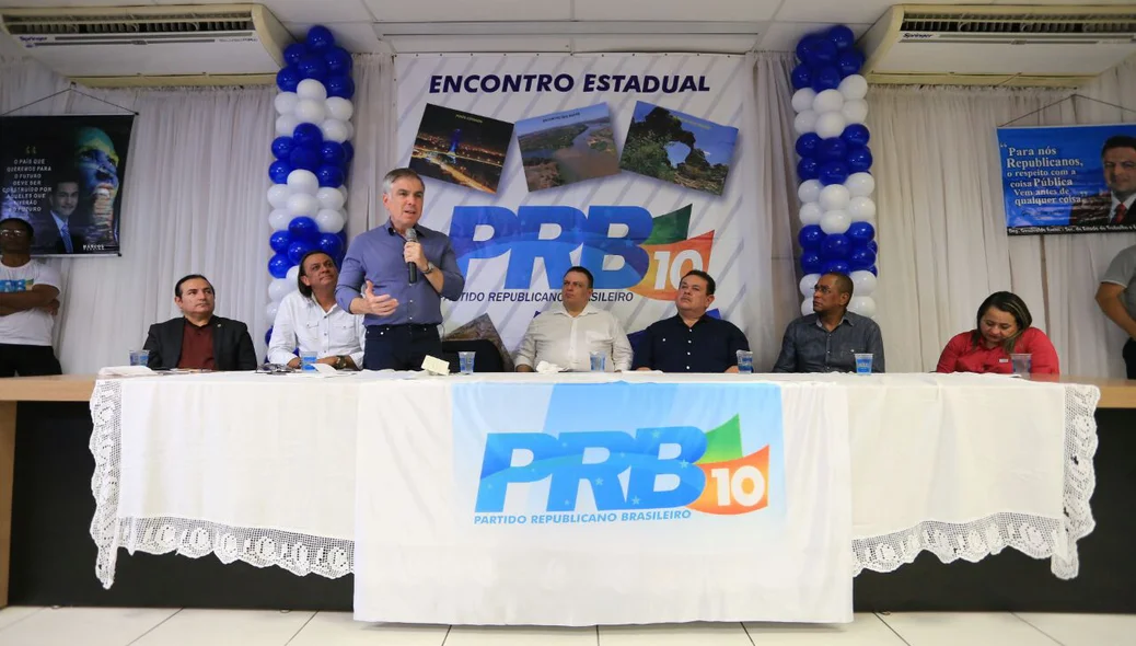 Flávio Rocha discursando