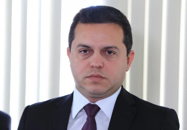 Delegado Carlos César