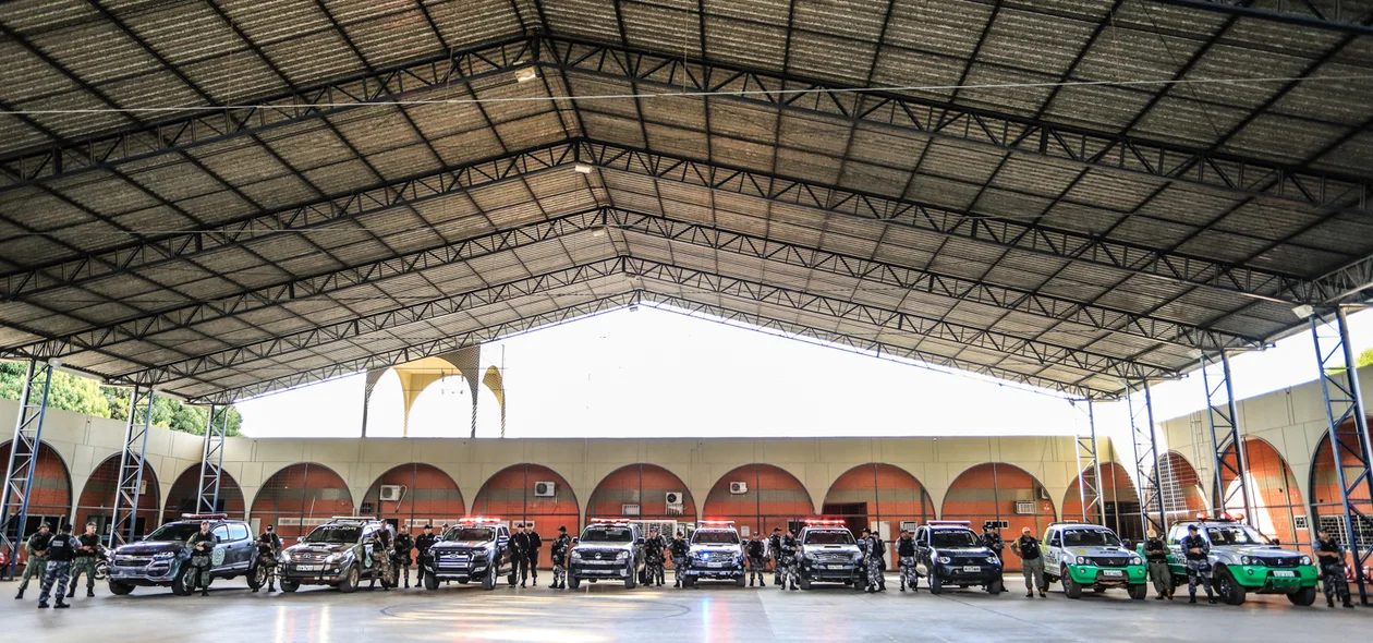 180 policiais participam da operação 