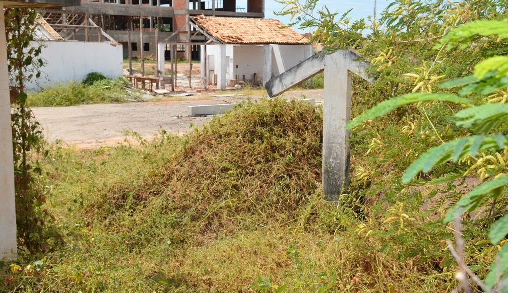 Apenas 60% da obra foi concluída