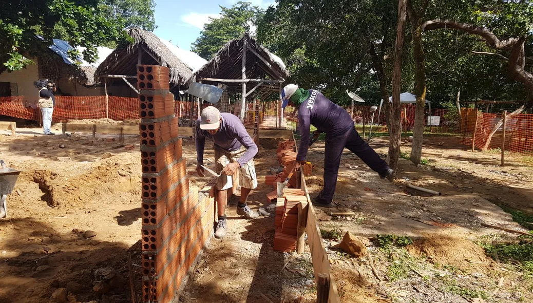 Equipes iniciaram a construção da nova estrutura
