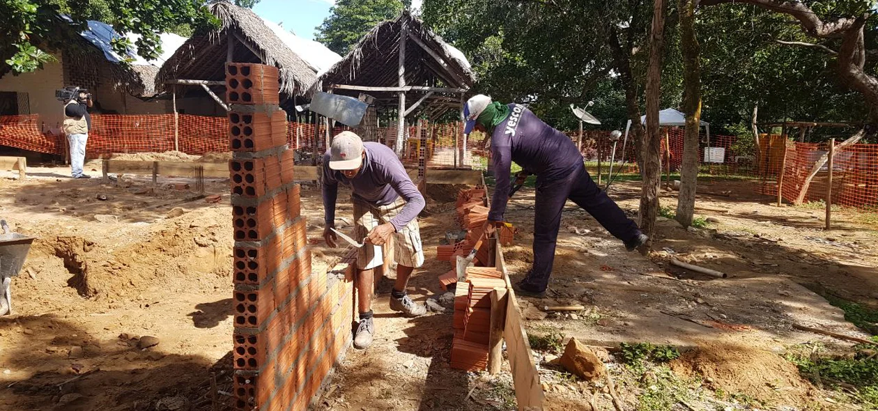 Equipes iniciaram a construção da nova estrutura