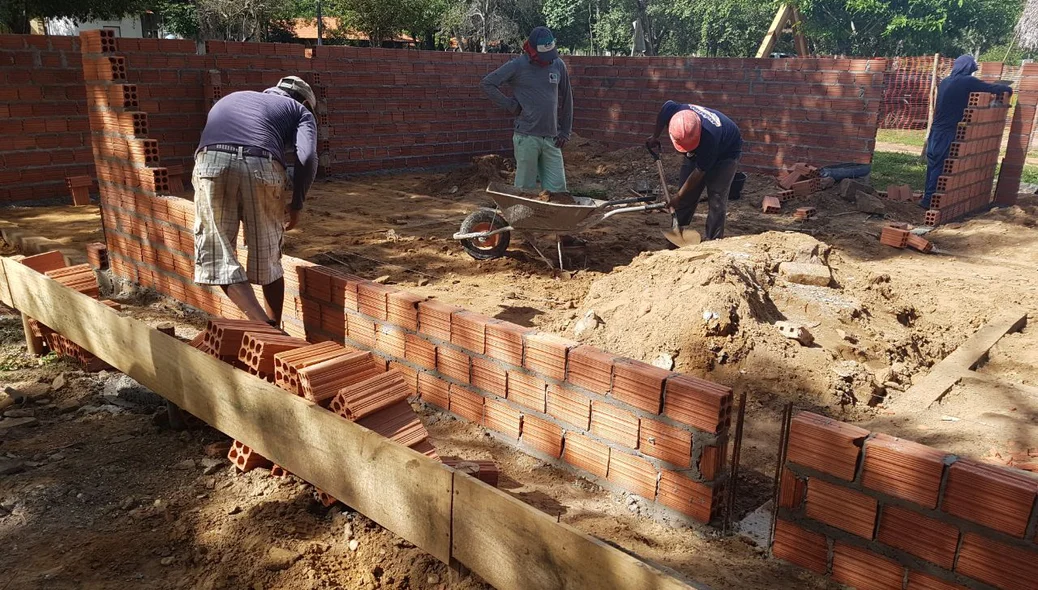Obra de construção da nova estrutura na Cachoeira do Urubu