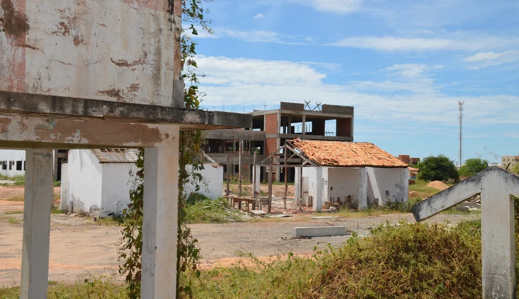 Obra está paralisada desde o dia 22 de fevereiro