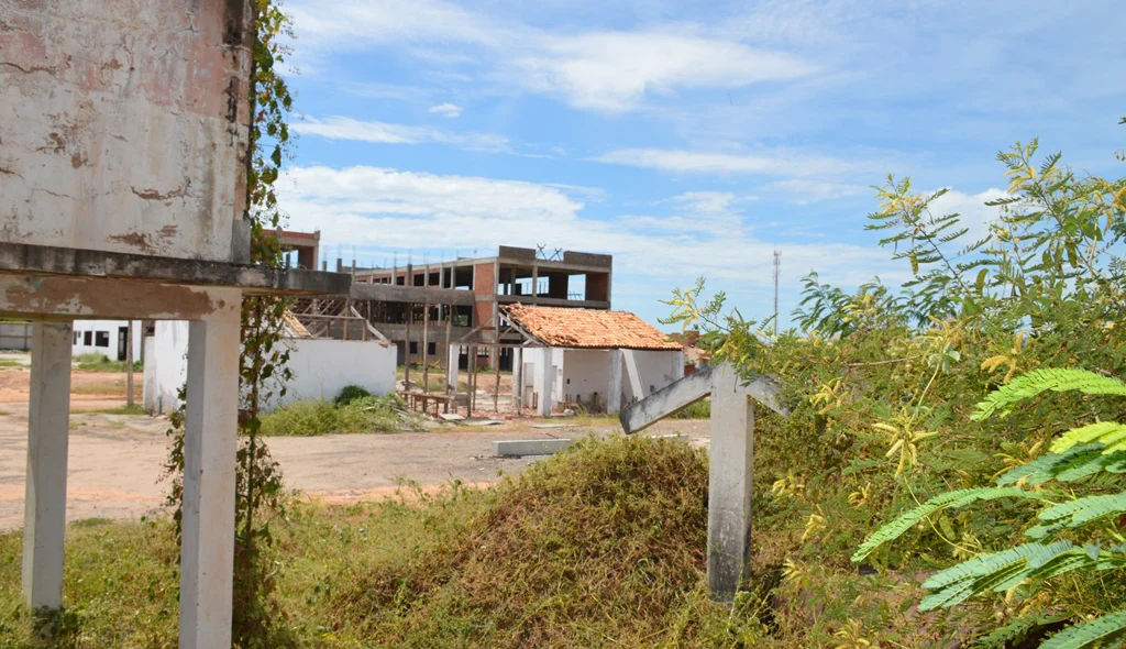 Visão interna da obra