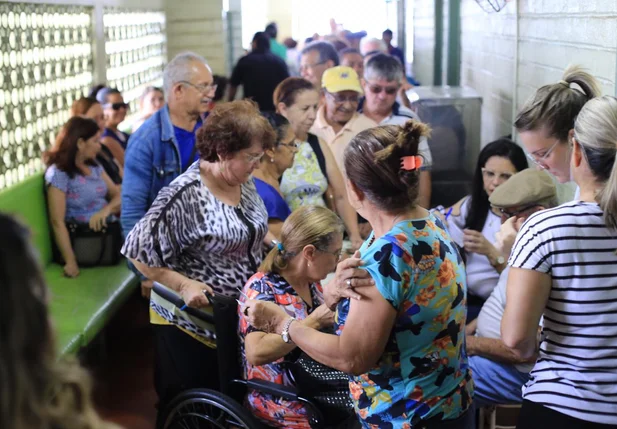 População lota Hospital da Primavera no Dia D de Vacinação