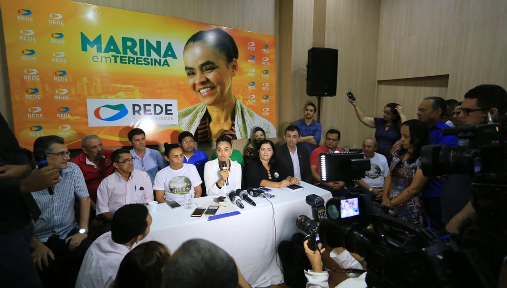 Marina Silva durante coletiva de imprensa em Teresina