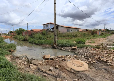 Chuvas deixam rastro de destruição no Torquato Neto