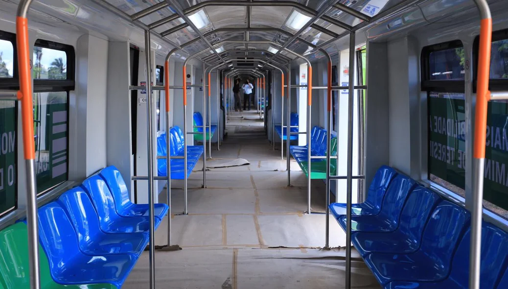 Entrega de novo Veículo Leve sobre Trilhos para o Metrô de Teresina