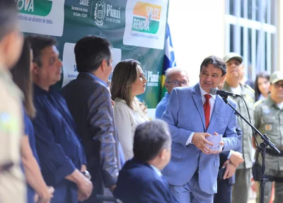 Governador Wellington Dias em solenidade 