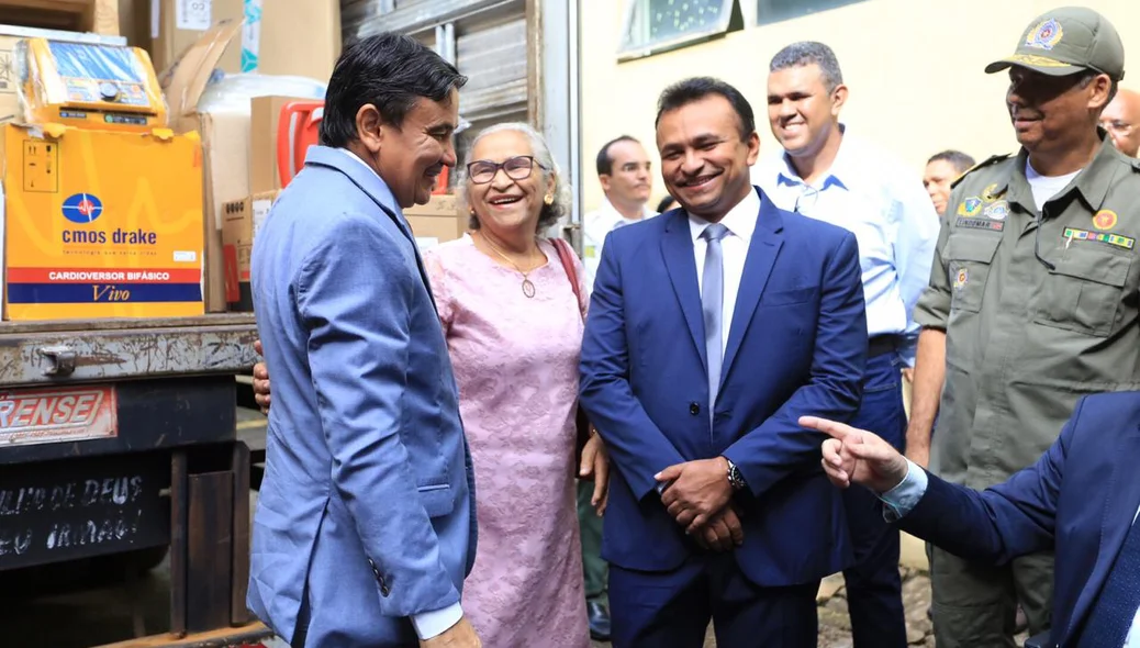 Governador Wellington Dias entrega equipamentos no Hospital da PM