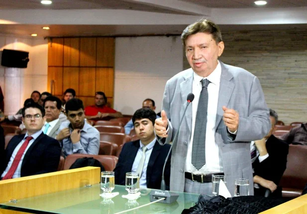 Olímpio Galvão é aclamado desembargador do TJ do Piauí