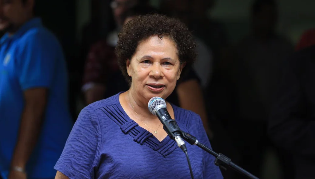 Senadora Regina Sousa