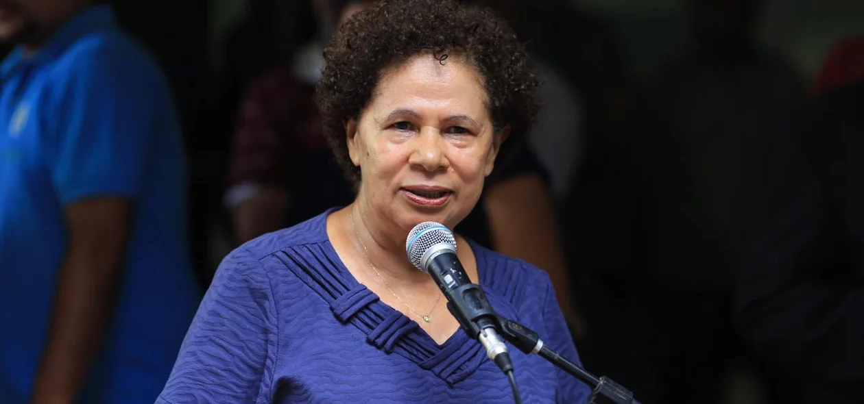 Senadora Regina Sousa