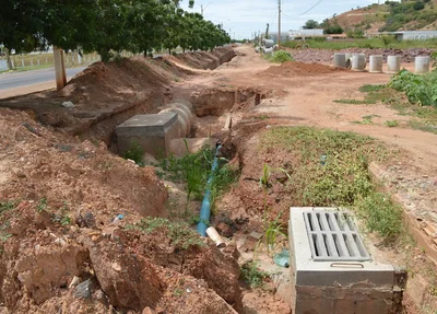 Obra inacabada em alguns trechos