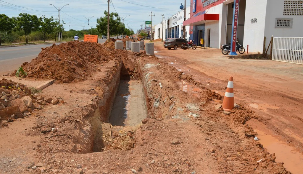 Obras causam transtorno à população