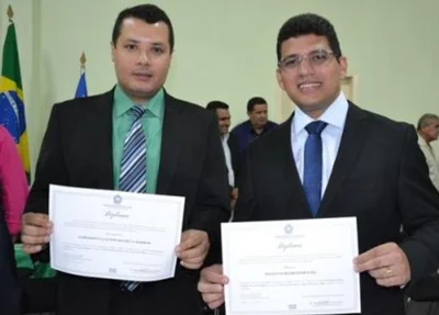 Prefeito, à direita, e vice de Paquetá do Piauí