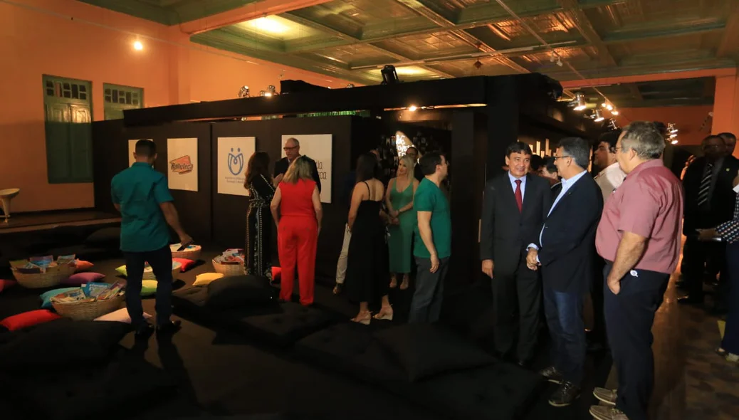 Solenidade ocorreu na noite desta terça-feira 