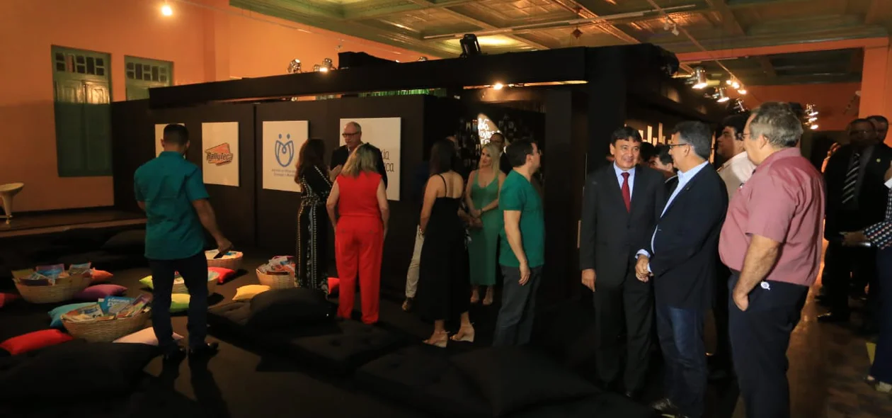 Solenidade ocorreu na noite desta terça-feira 
