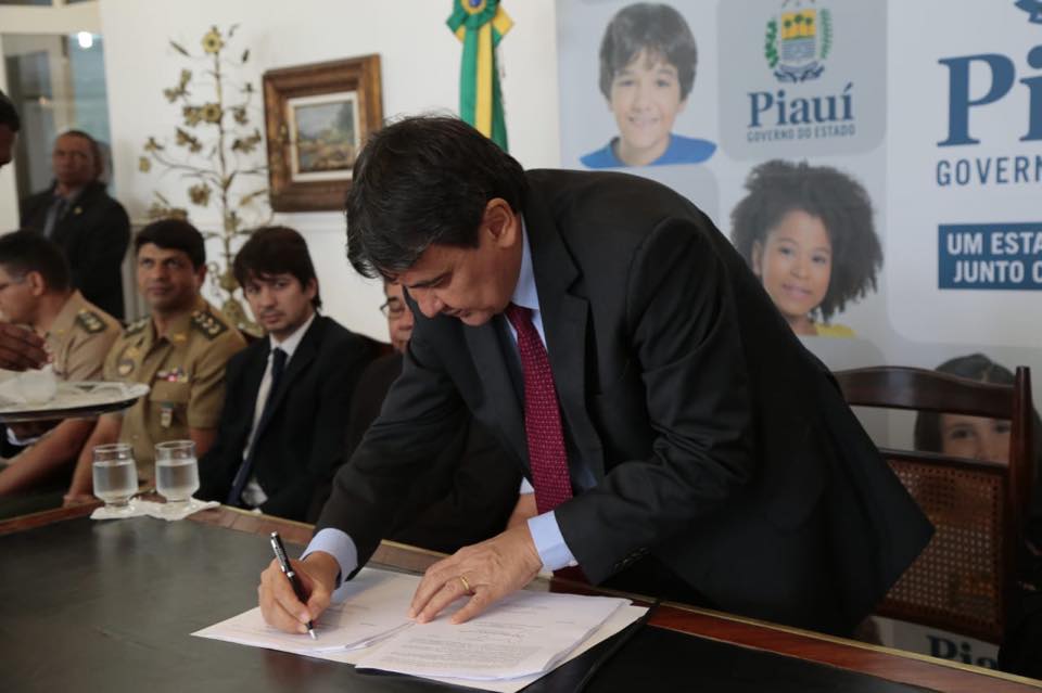 Wellington Dias assinou termo de Cooperação do Projeto Rondon nesta terça-feira