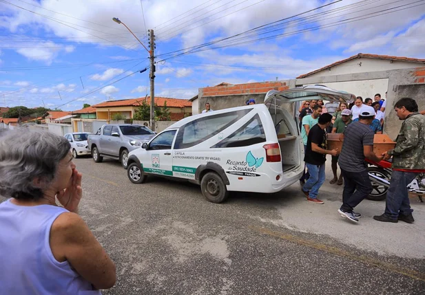 Corpo de Aretha Dantas é velado em Teresina nesta quarta