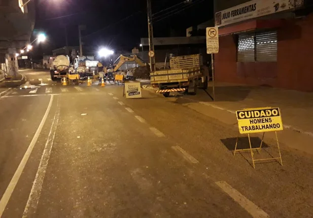Trecho interditado pela Águas de Teresina