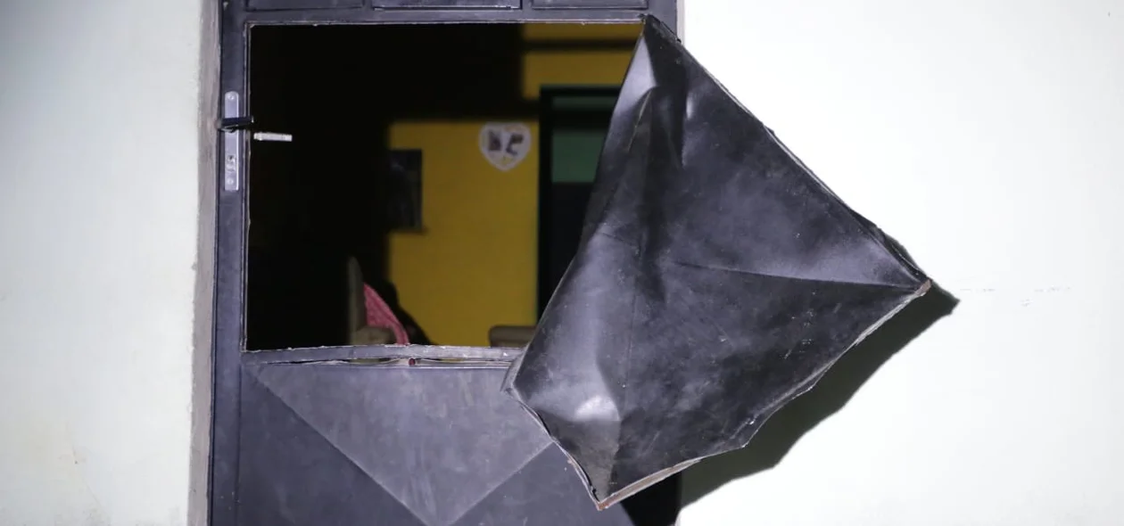 Porta teve que ser arrombada pelo filho