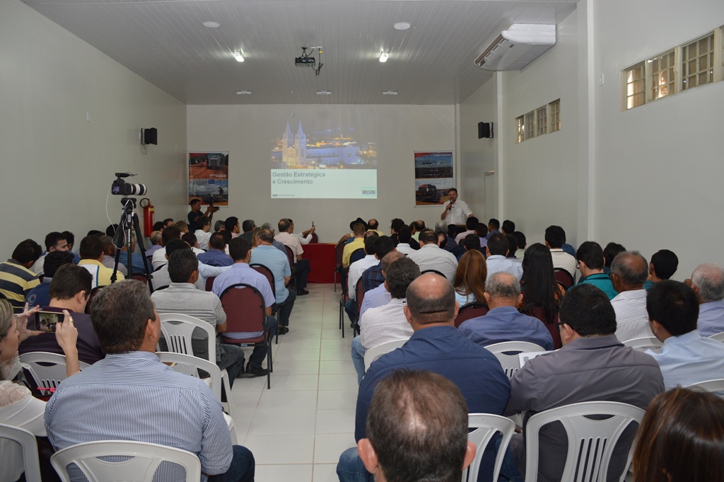 Seminário reúne lideranças estaduais e prefeitos da região