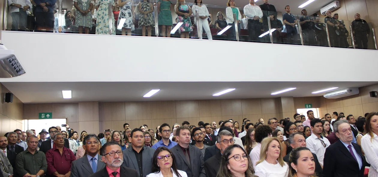 Autoridades marcaram presença da inauguração do fórum de parnaiba