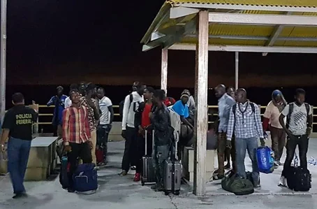 Barco com imigrantes é resgatado no Maranhão