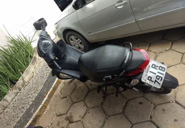 Moto apreendida com o casal de menores