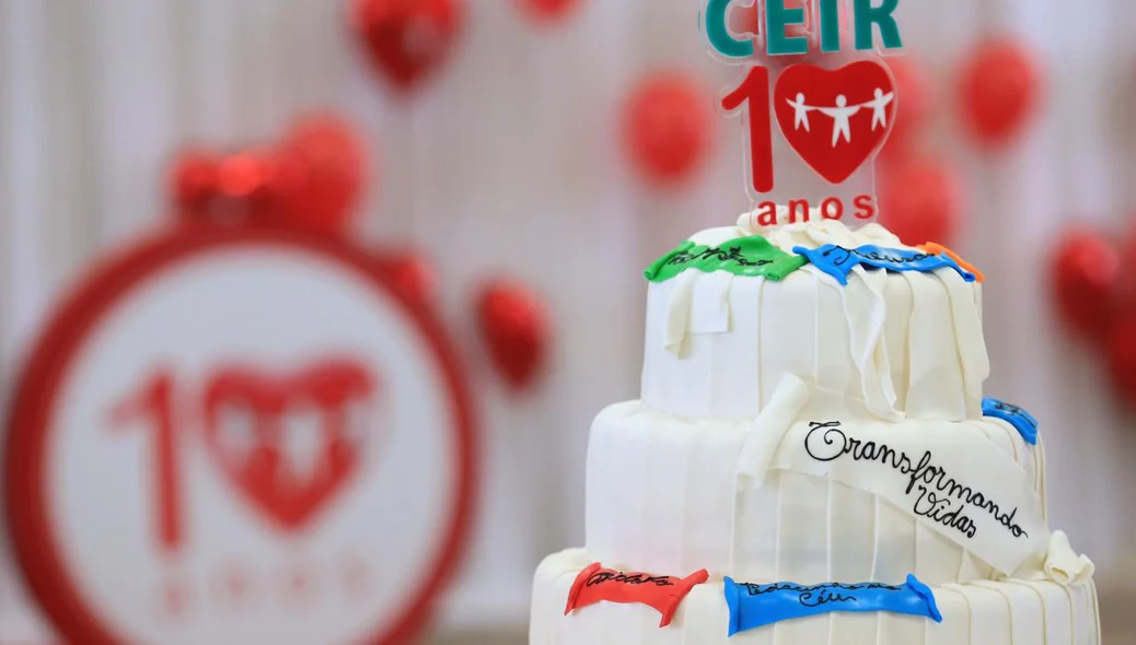 Bolo de comemoração dos 10 anos do Ceir