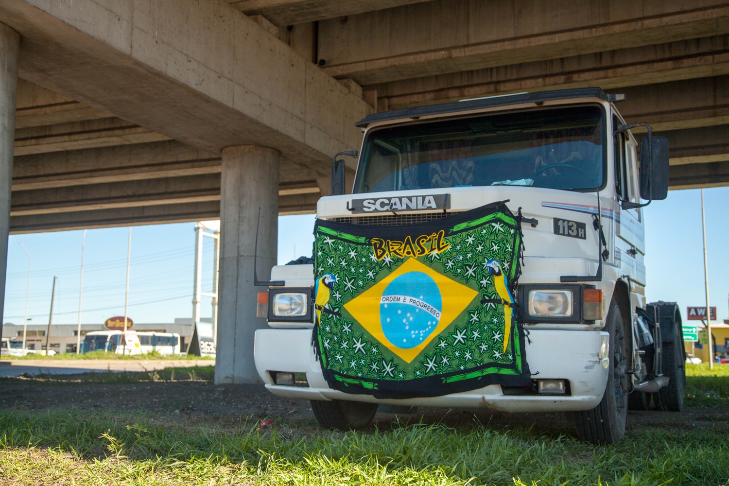 Caminhoneiros de Santa Catarina aderem a greve nacional contra aumento dos combustíveis